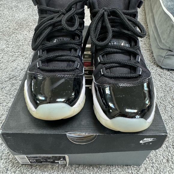 Air Jordan 11 Retro jubilee (GS) - Picture 2 of 5